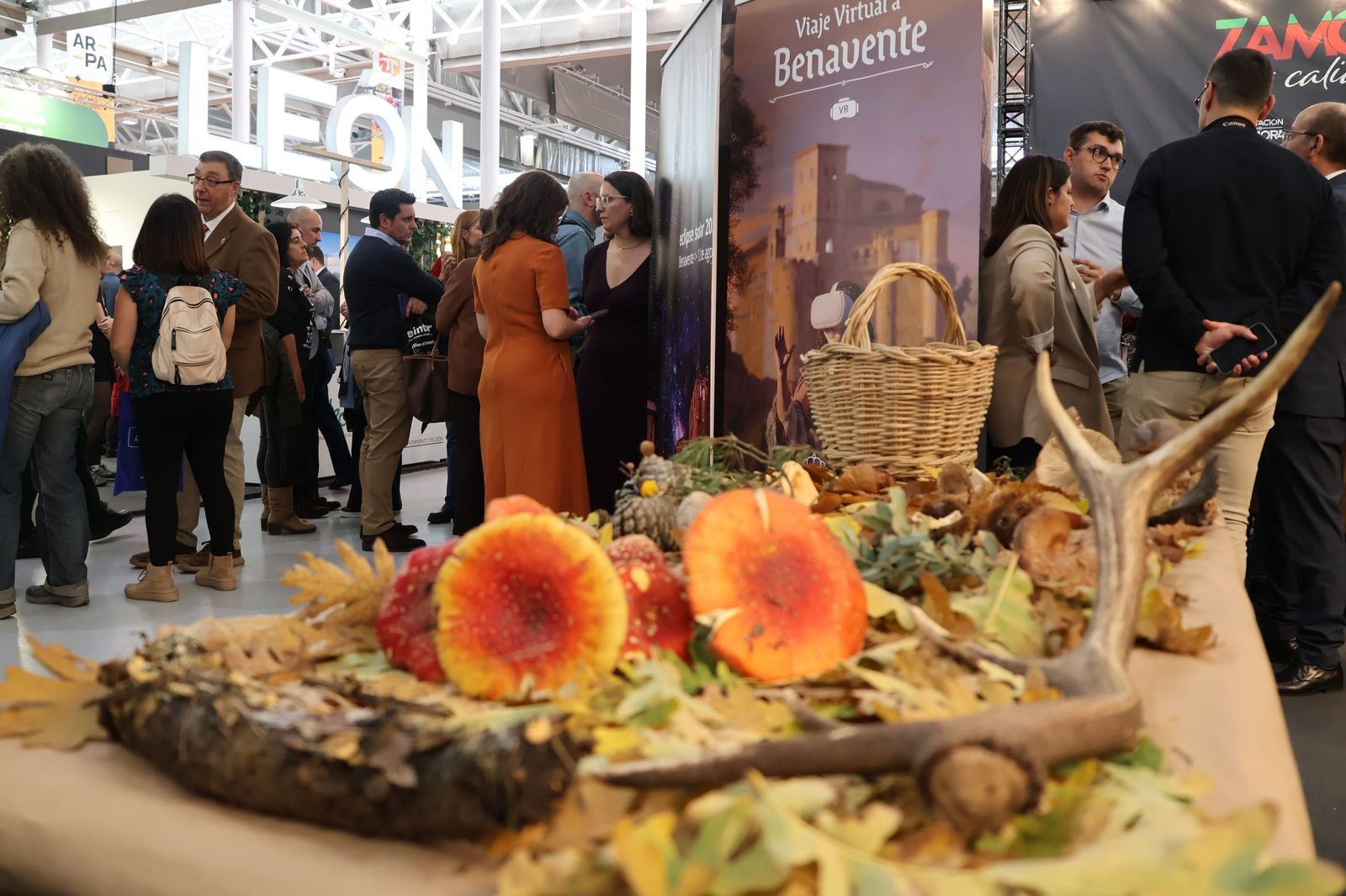 Zamora se presenta en Intur 2025 (10).JPG