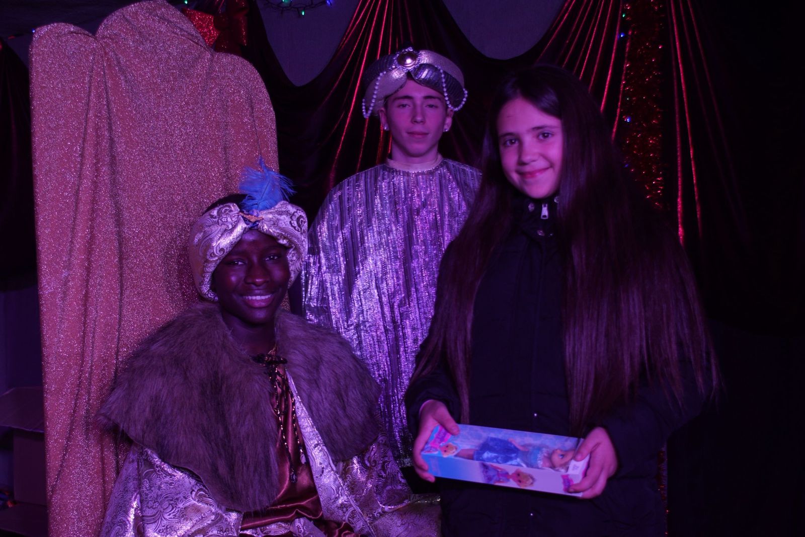 Los Reyes Magos reciben las cartas de los niños de El Encinar