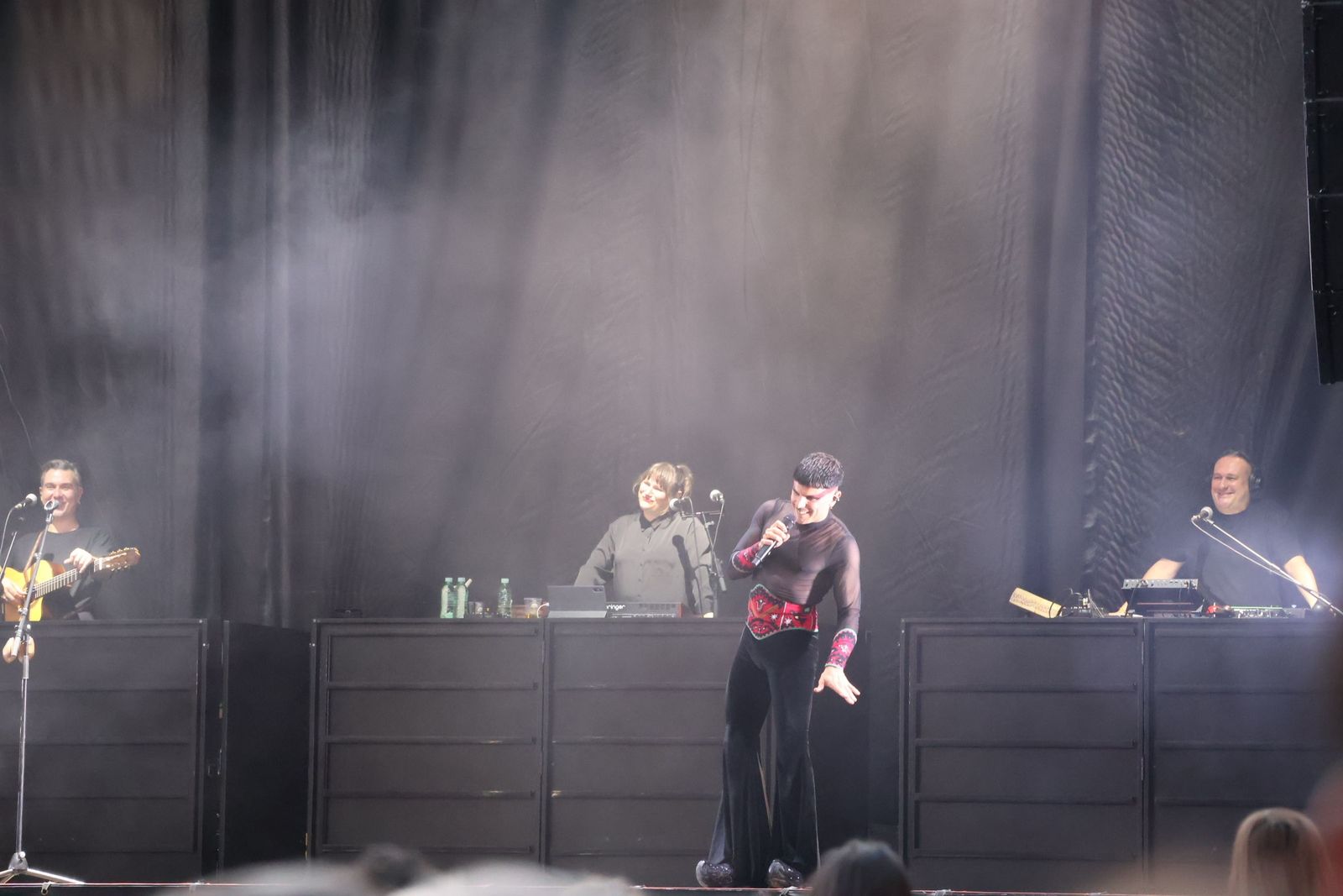 concierto-de-rodrigo-cuevas-en-la-plaza-mayor-de-zamora-16