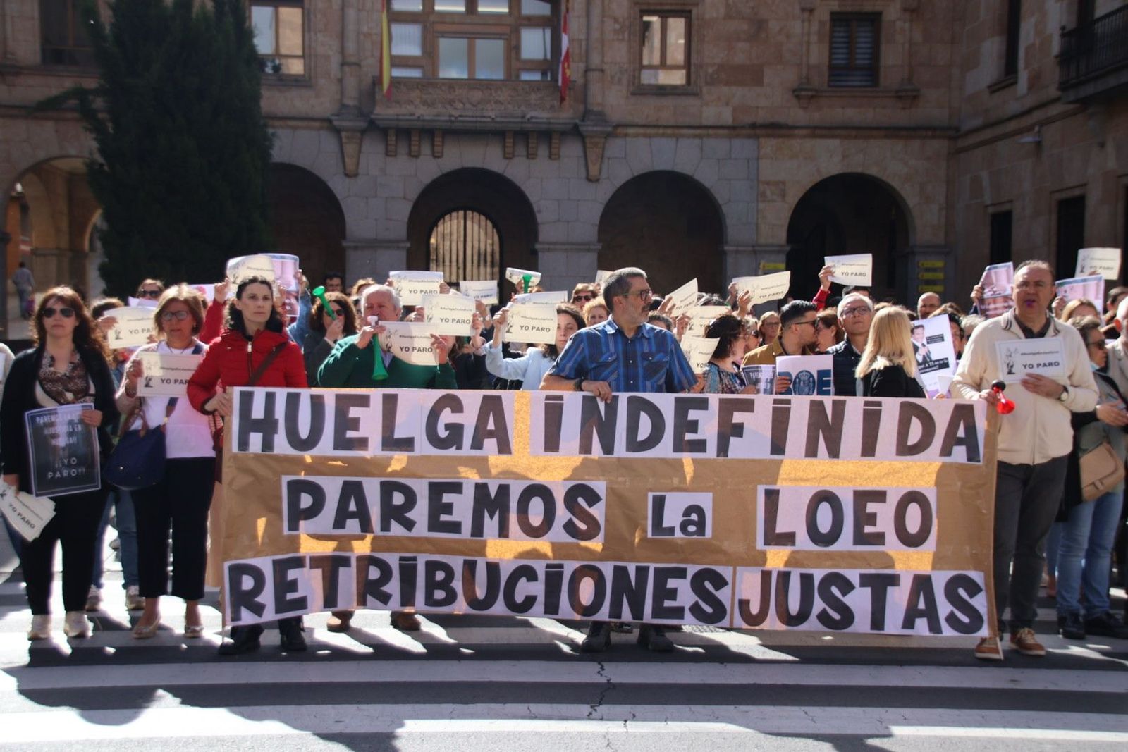 Manifestación  de los Funcionarios de Justicia desde la puerta de los Juzgados hasta la Subdelegación del Gobierno de Salamanca | Foto de archivo