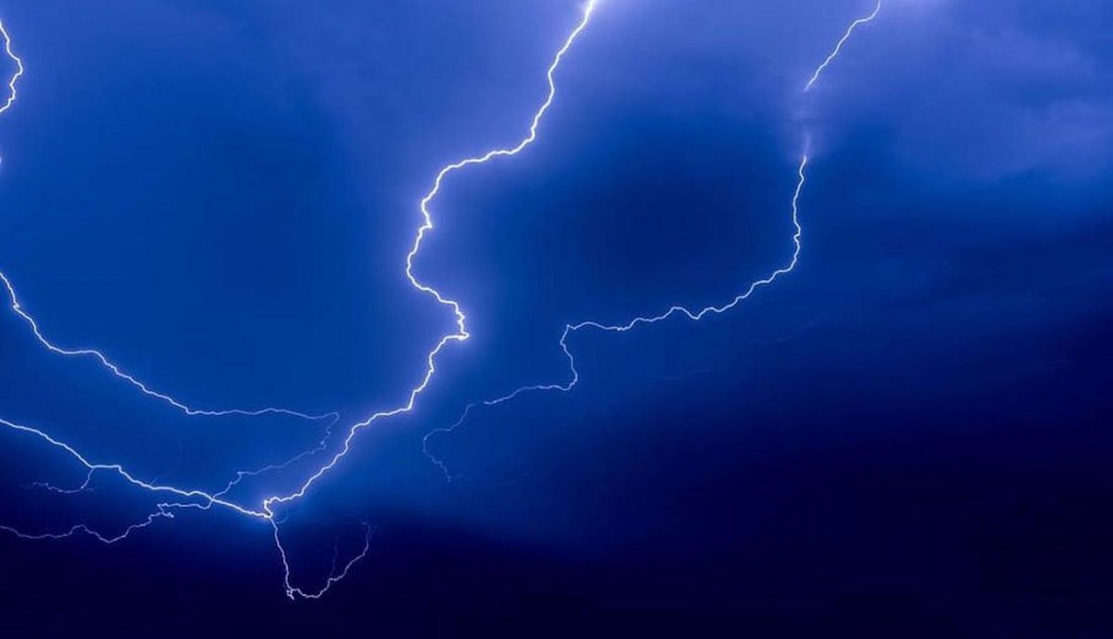 Tormenta eléctrica. archivo