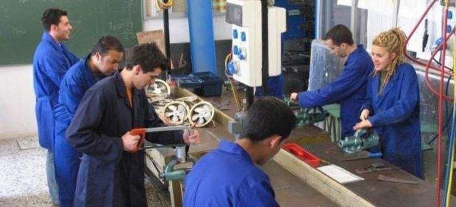 La Junta destina 3 millones de euros para contratar trabajadores con dificultades