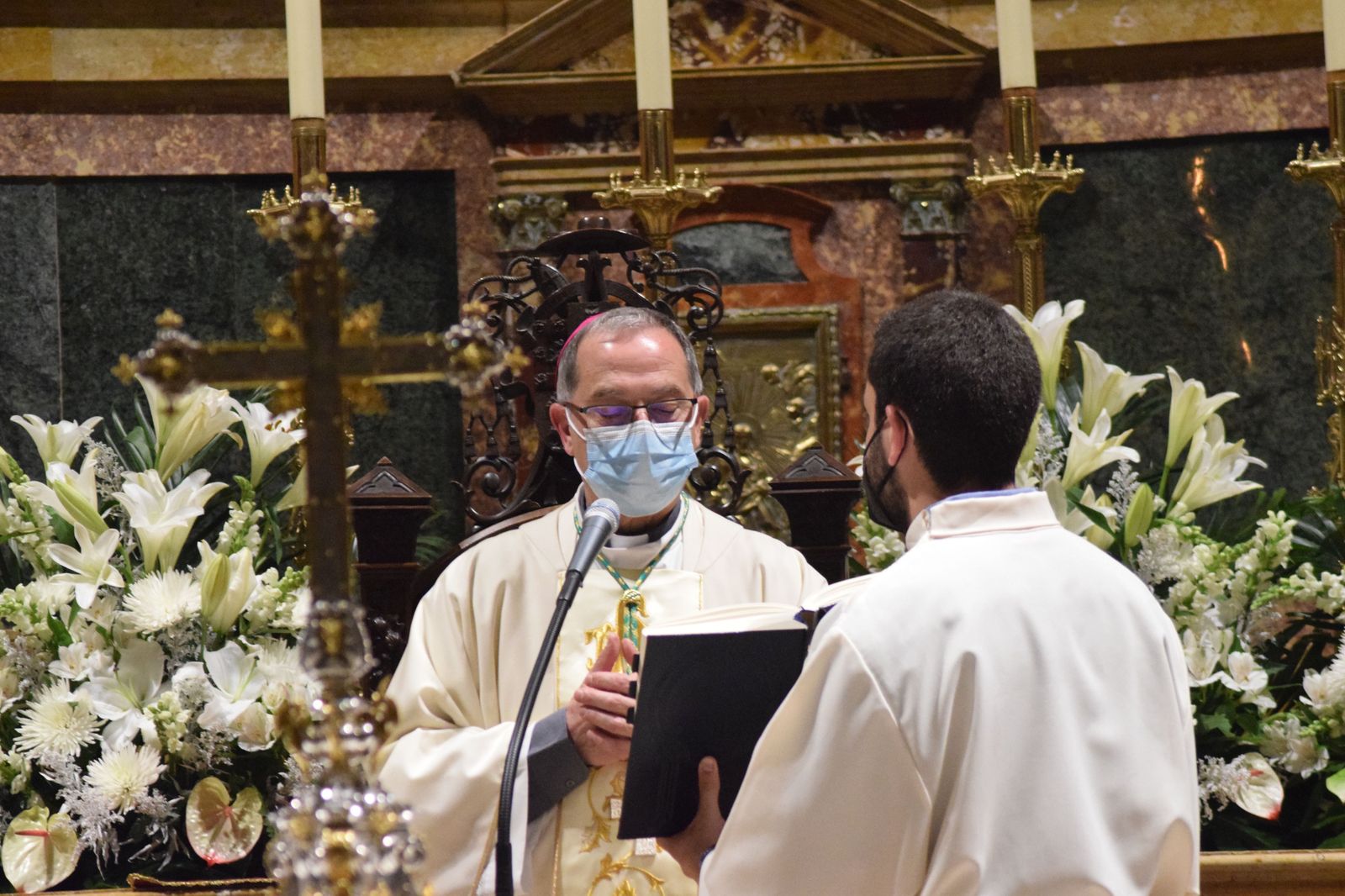 vigilia-pascual-en-la-catedral-de-zamora-12