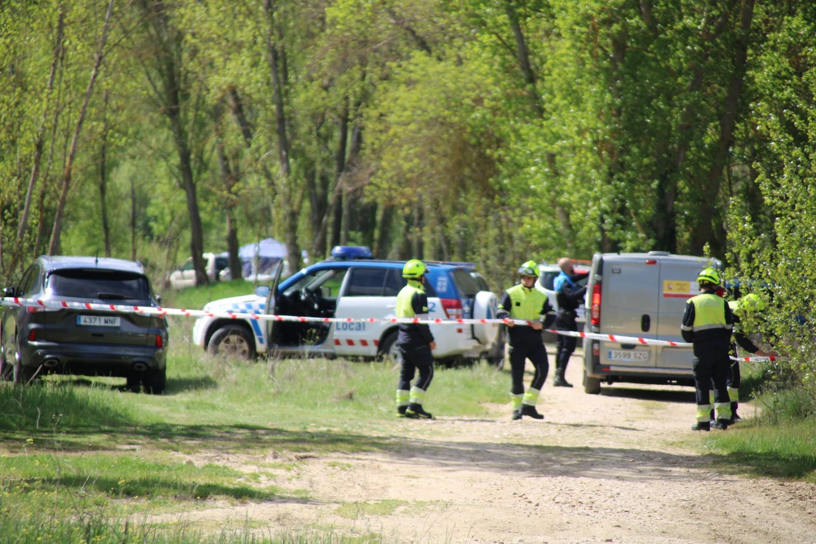 Dispositivo de rescate del cuerpo sin vida en el río Tormes entre Villamayor y Santibañez del Río