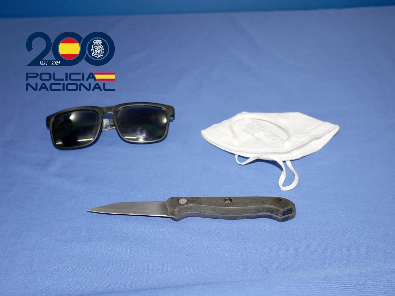 A prisión por intentar atracar con un cuchillo en dos establecimientos de Salamanca a plena luz del día