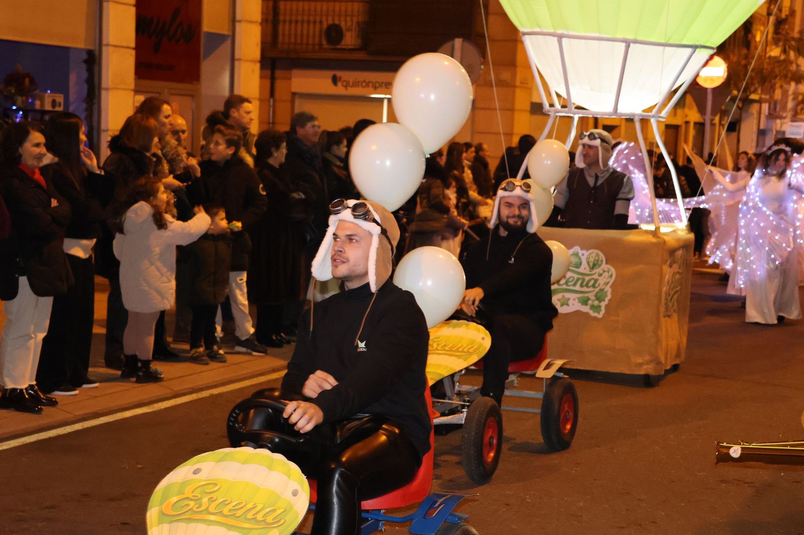 GALERÍA | El animado pasacalles de Escena por el centro de Zamora, en imágenes