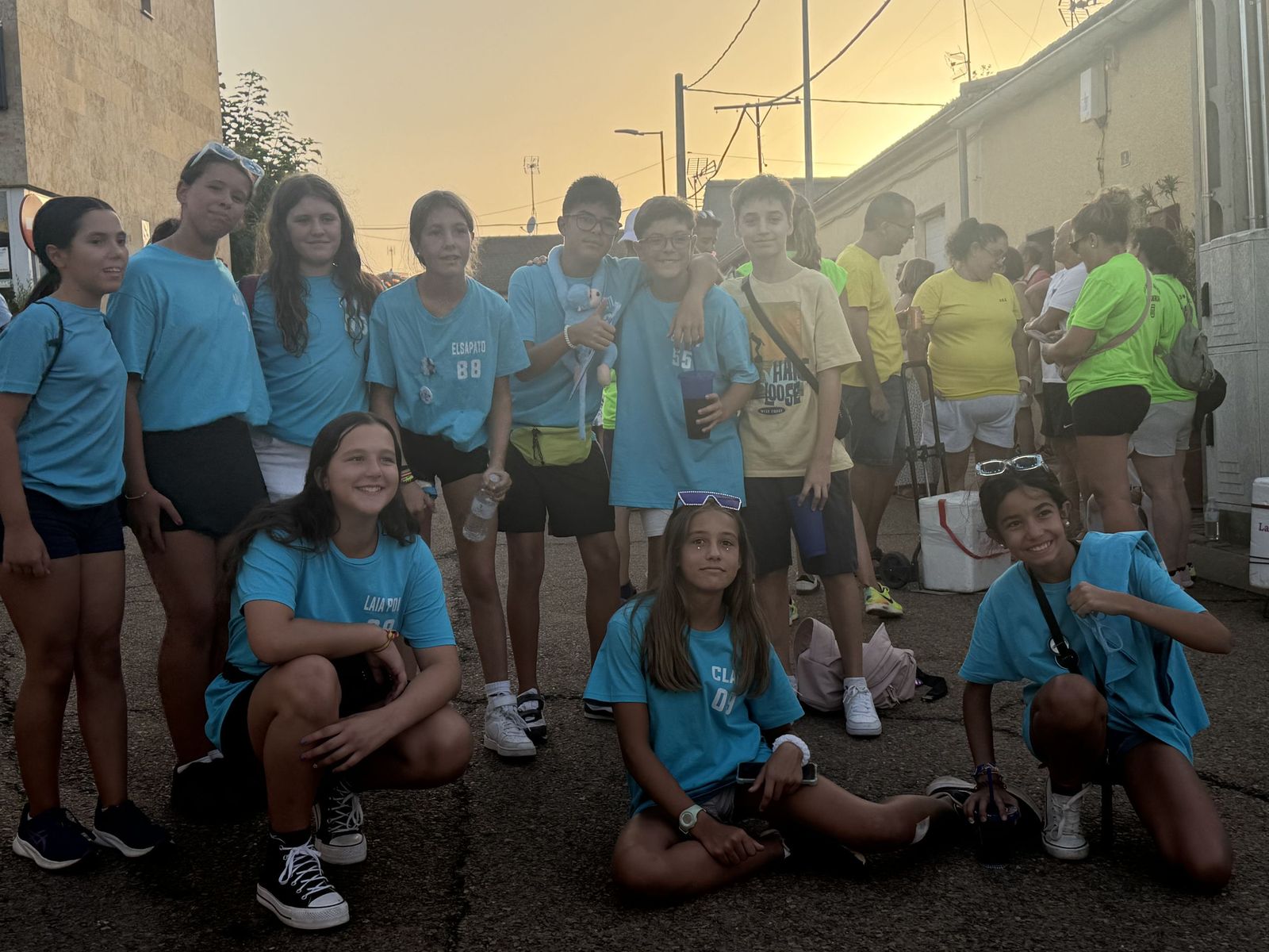 Doñinos de Salamanca. Pregón a cargo de la Asociación Noonan con Celia Vega Cepriá. Acto amenizado con sangría y la charanga El bombazo.