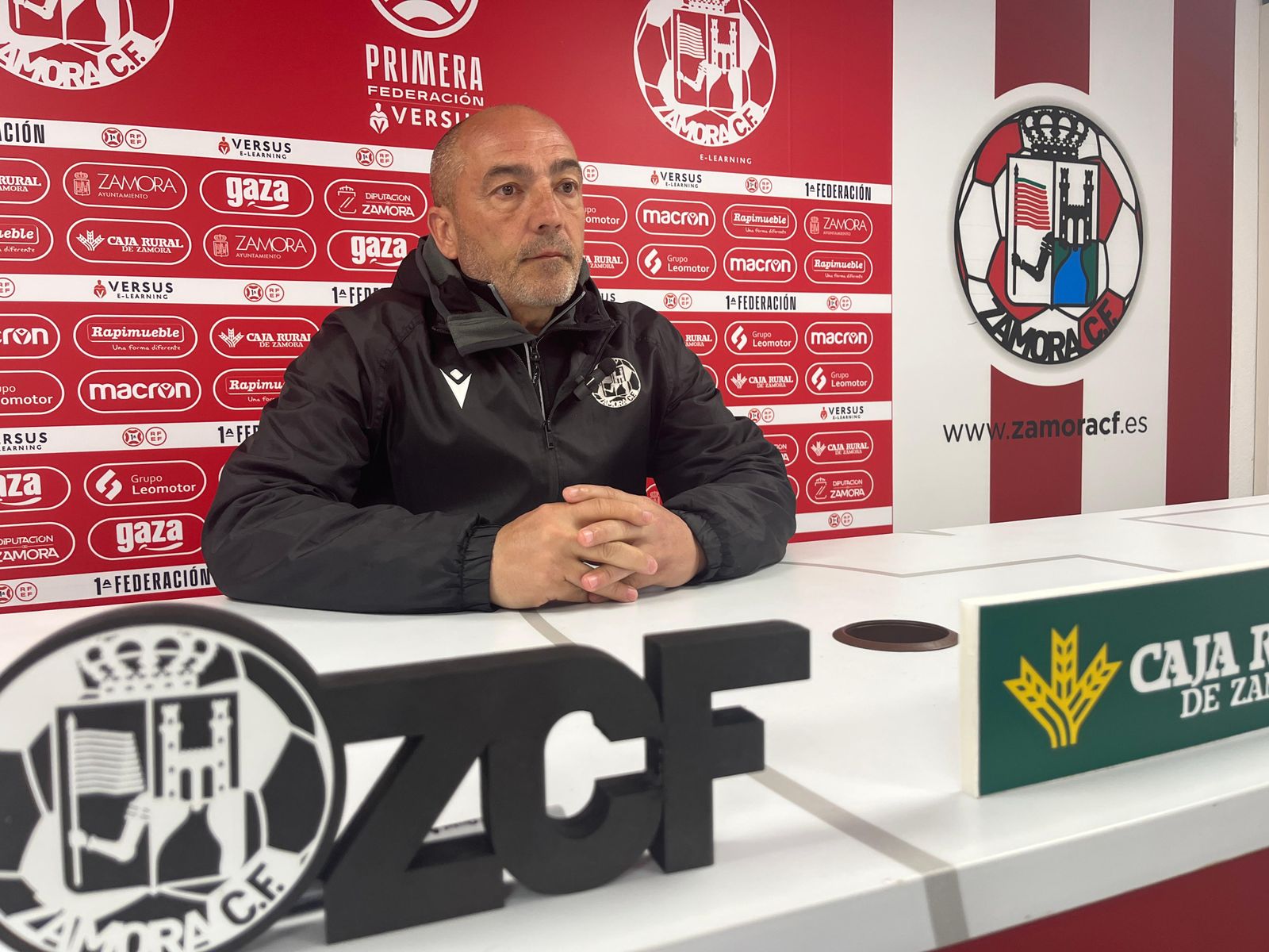 Juan Sabas en rueda de prensa.