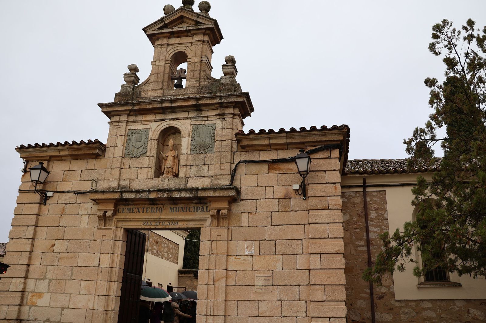 Cementerio municipal de San Atilano. Archivo