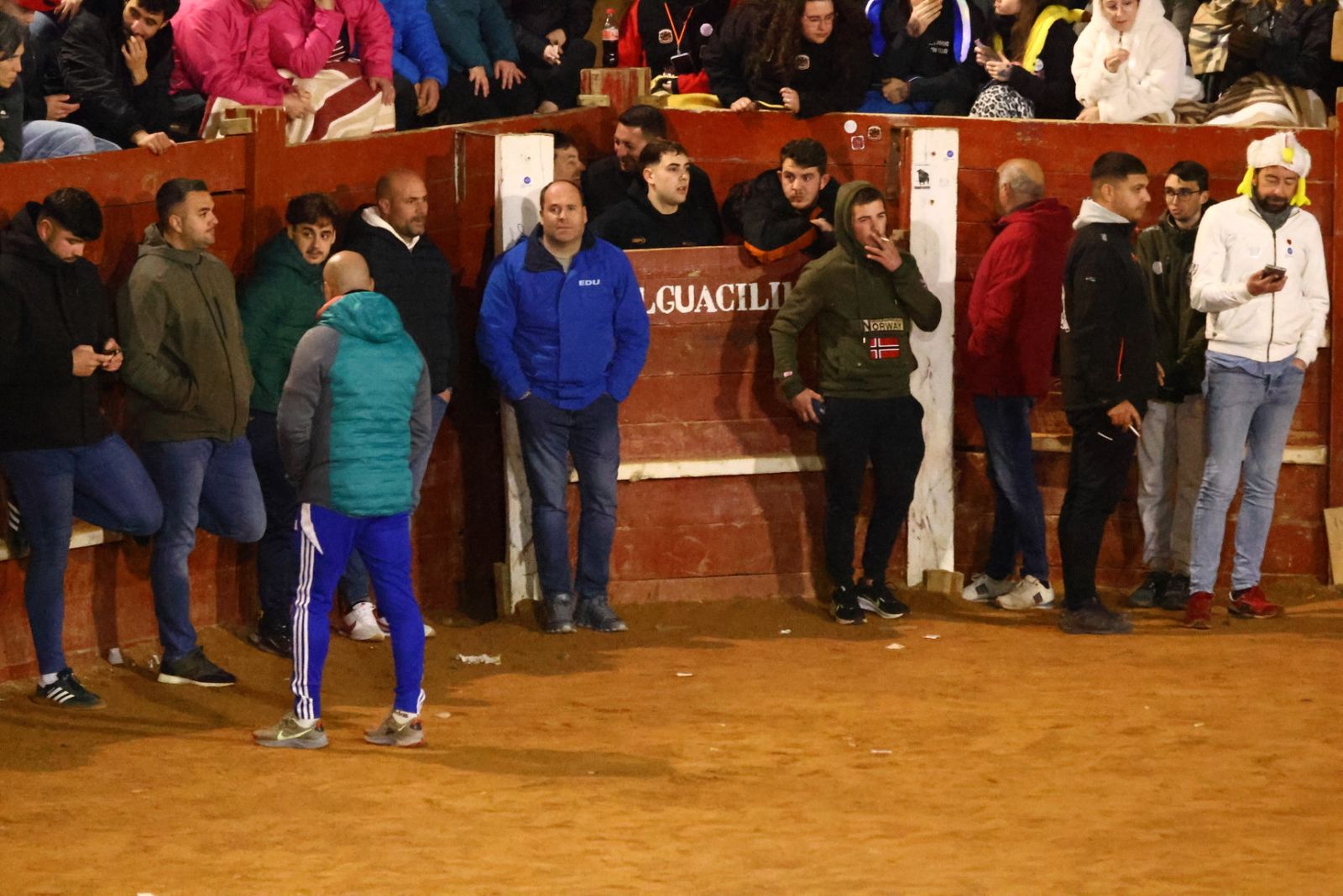 Capea nocturna de lunes en el Carnaval del Toro 2026