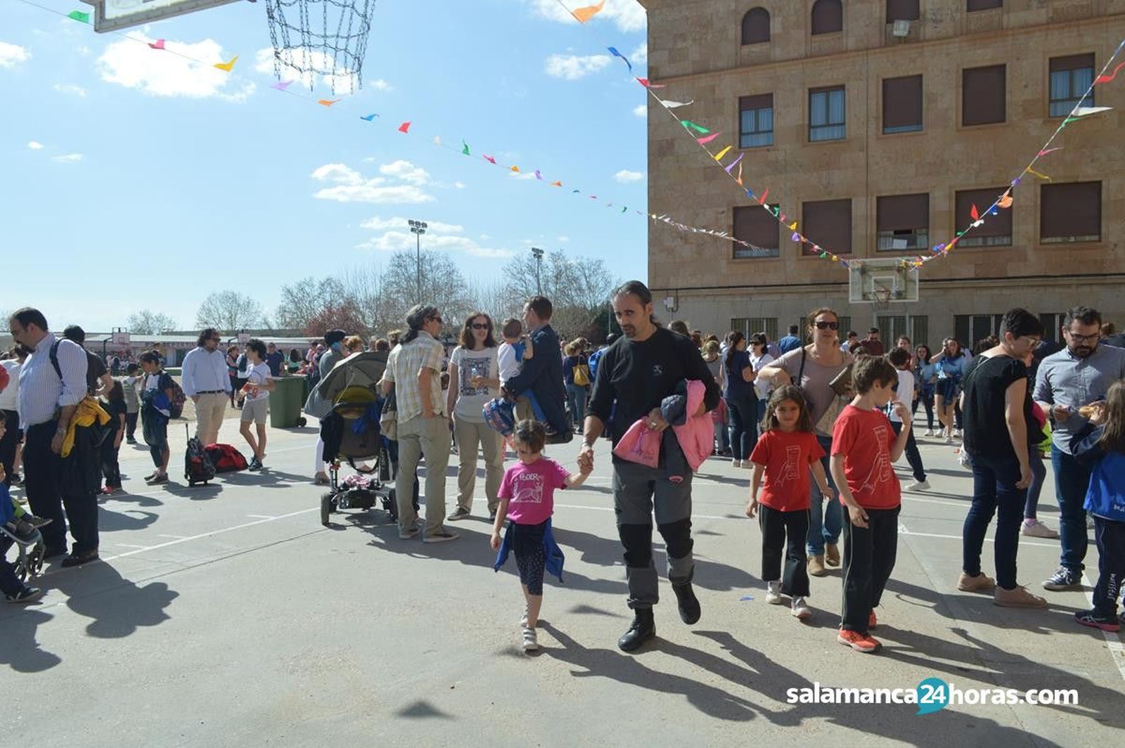 Fiestas colegio maristas   exhibición aves rapaces (1)