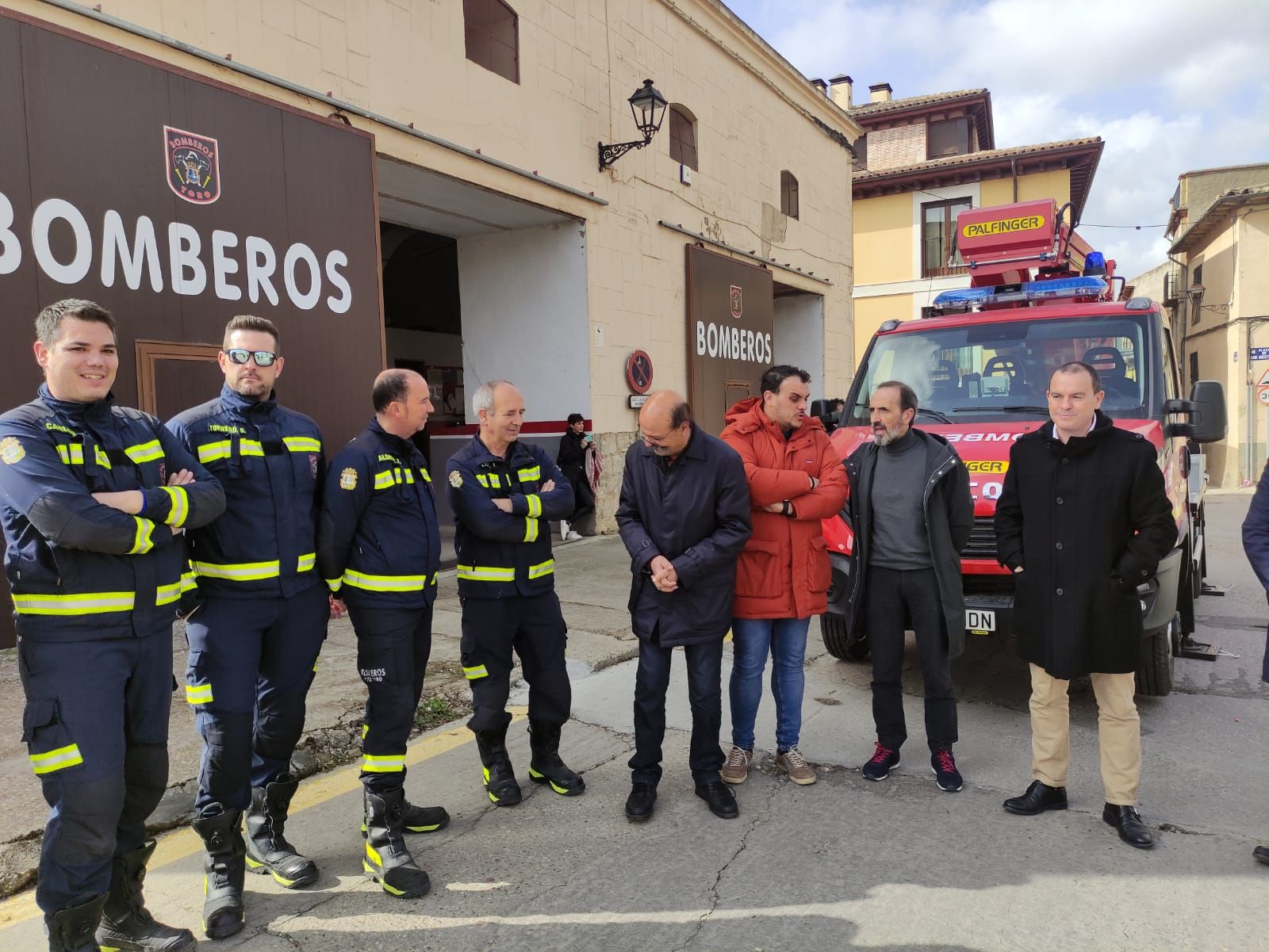 Nuevo vehículo para los bomberos de Toro 2