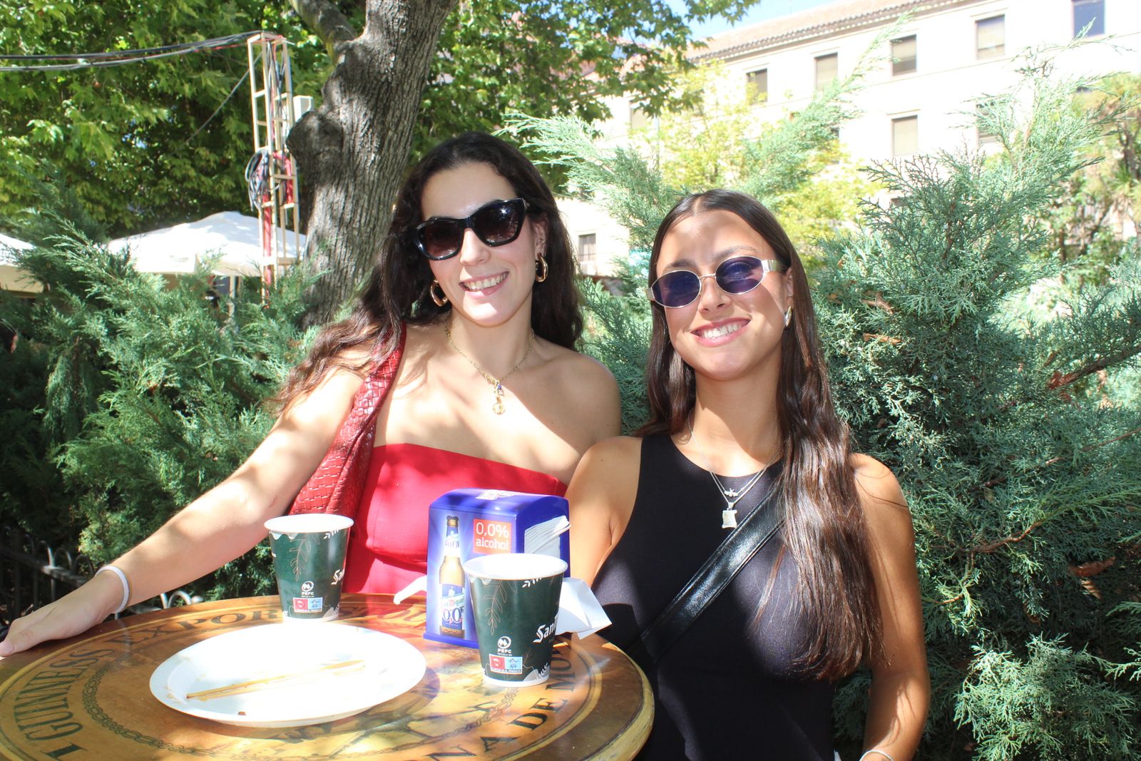 Ambiente en la Feria de Día en el mediodía de este jueves