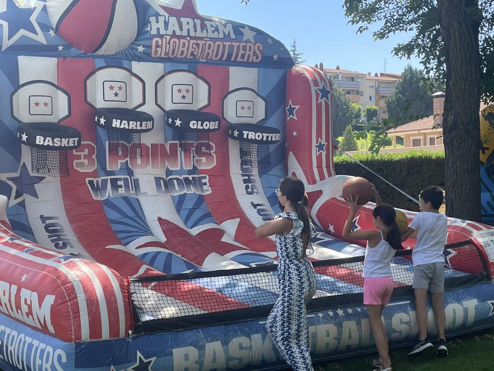 hinchables-en-carbajosa-foto-via-facebook-ayuntamiento-de-carbajosa-6