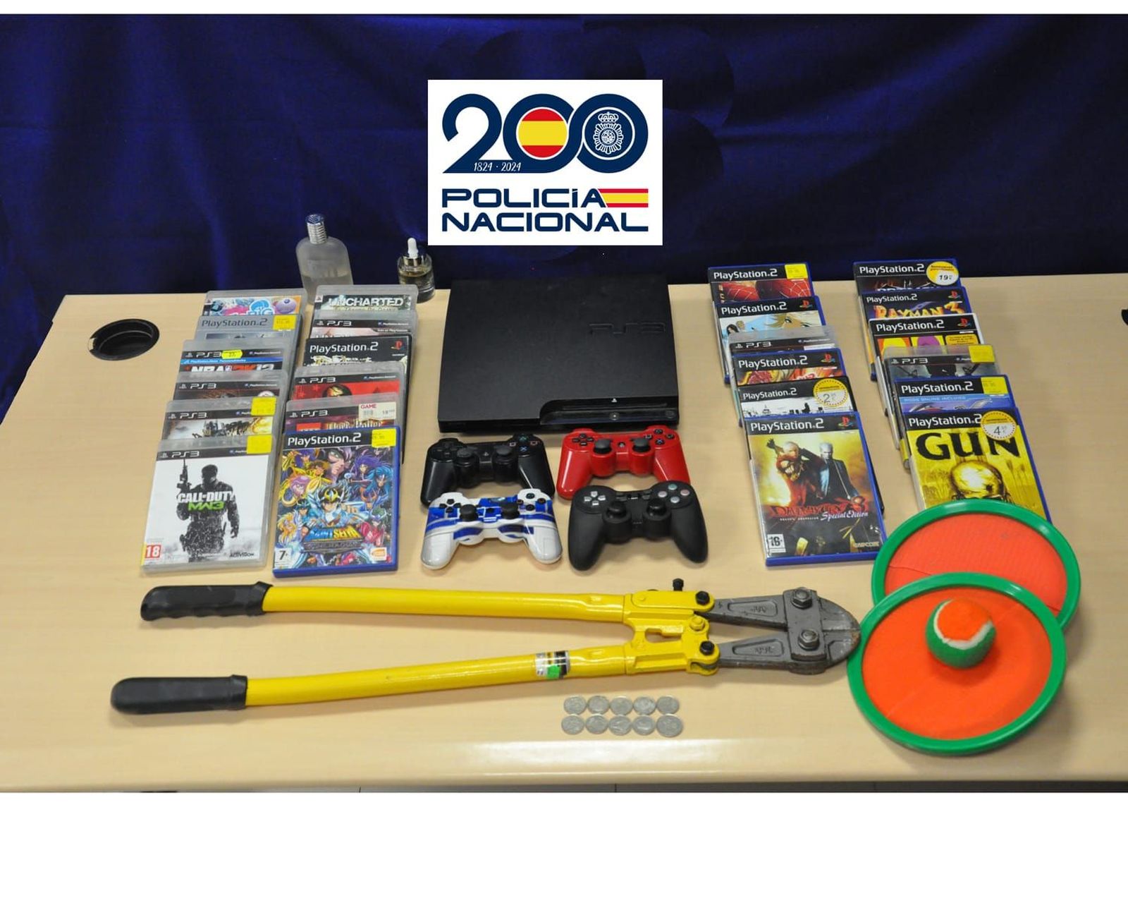 Objetos incautados a los dos ladrones