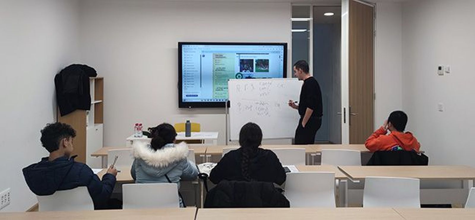 CIEUSAL lanza programa de apoyo lingüístico gratuito para estudiantes internacionales adolescentes