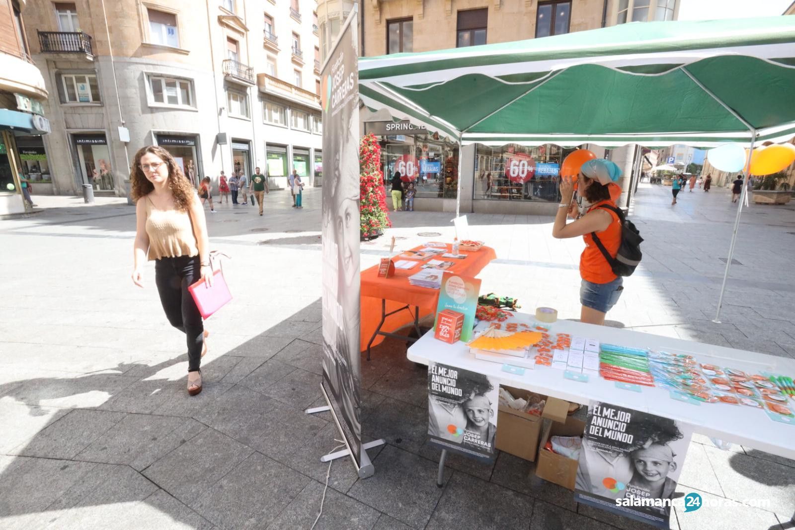 Mesa informativa sobre la importancia en la investigación de la leucemia y enfermedades de la sangre (2)