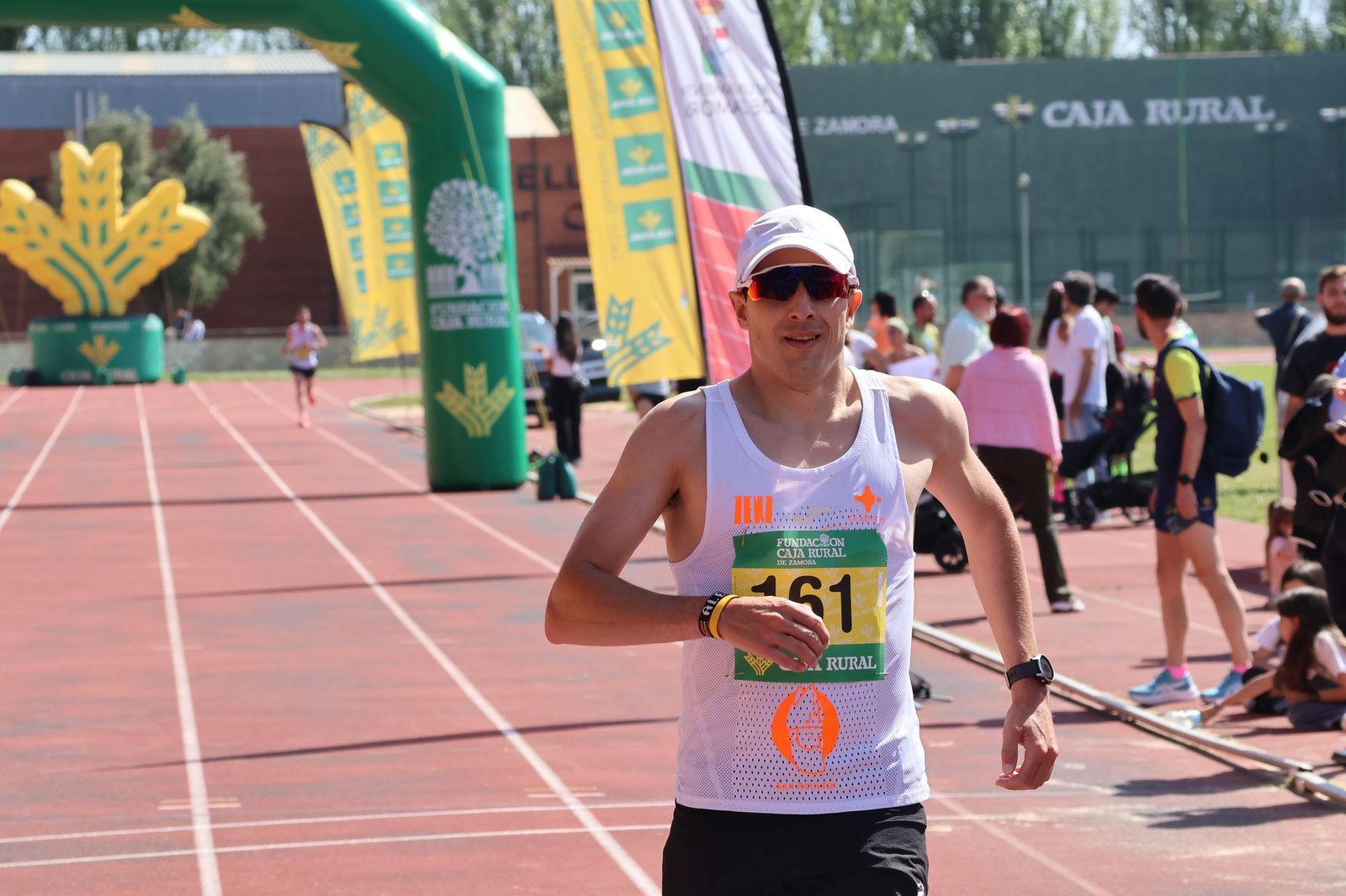 GALERÍA | Revive en imágenes la llegada a meta de los atletas en la Media Maratón de Zamora