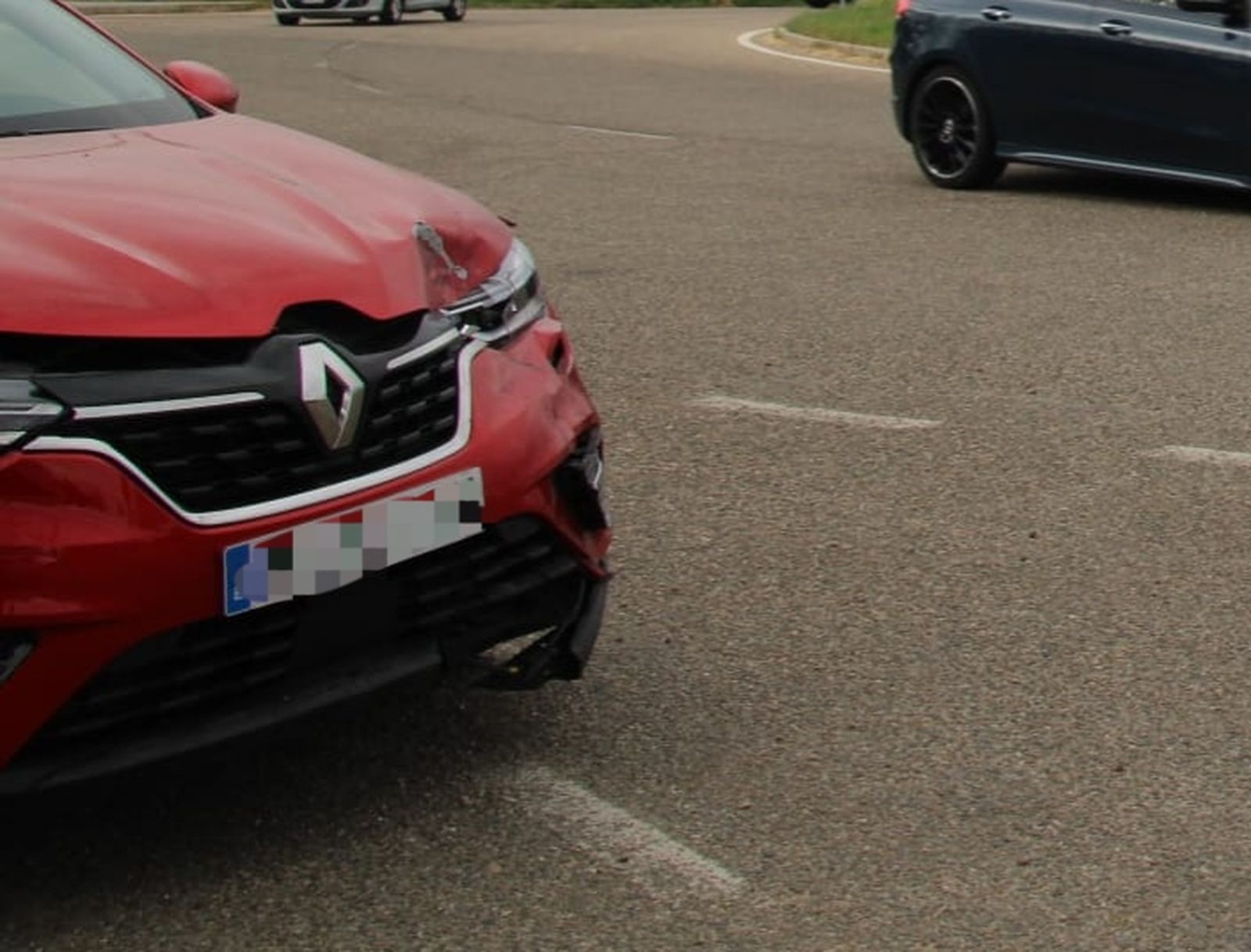 Accidente entre un motorista y un turismo en la avenida de los Agustinos Recoletos