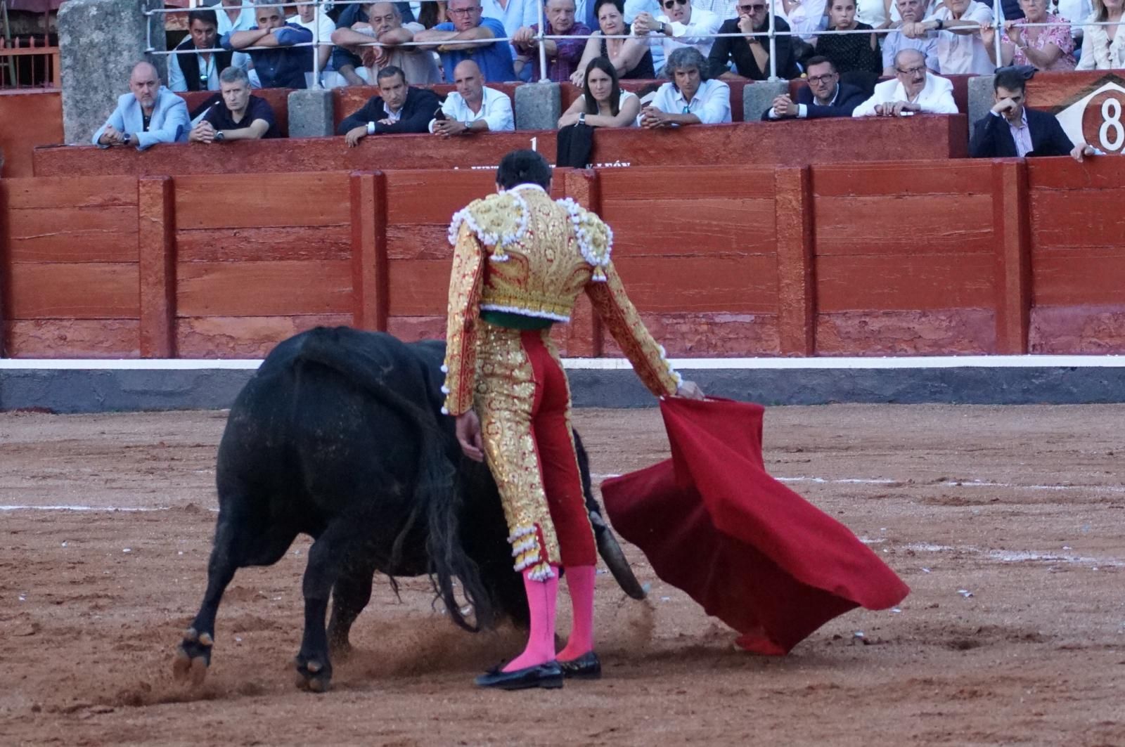Emilio de Justo, Juan Ortega y Roca Rey inauguran el cartel de figuras en la feria de Salamanca: la corrida de Garcigrande en imágenes