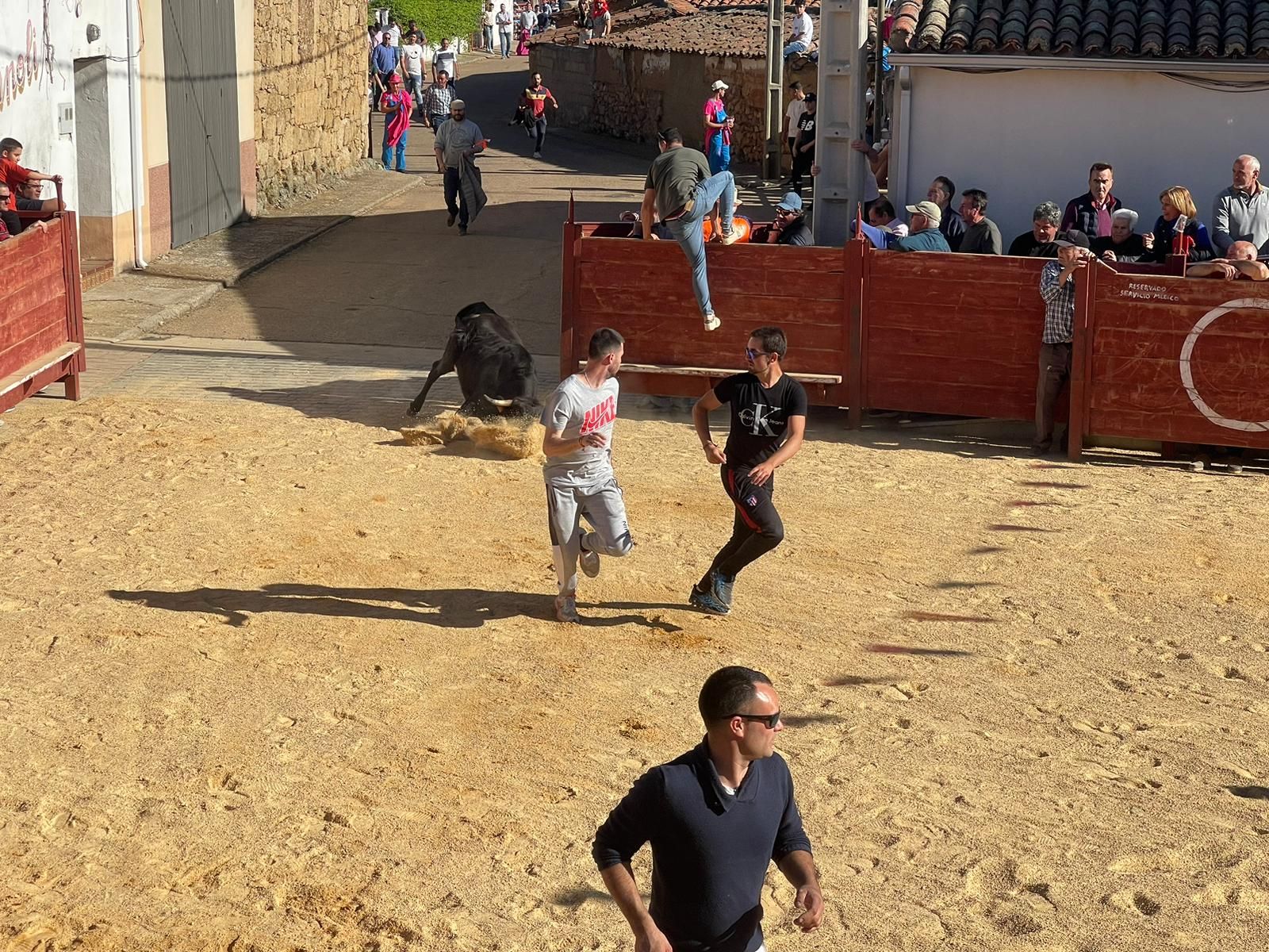 suelta-de-vaquillas-en-cabrillas-6