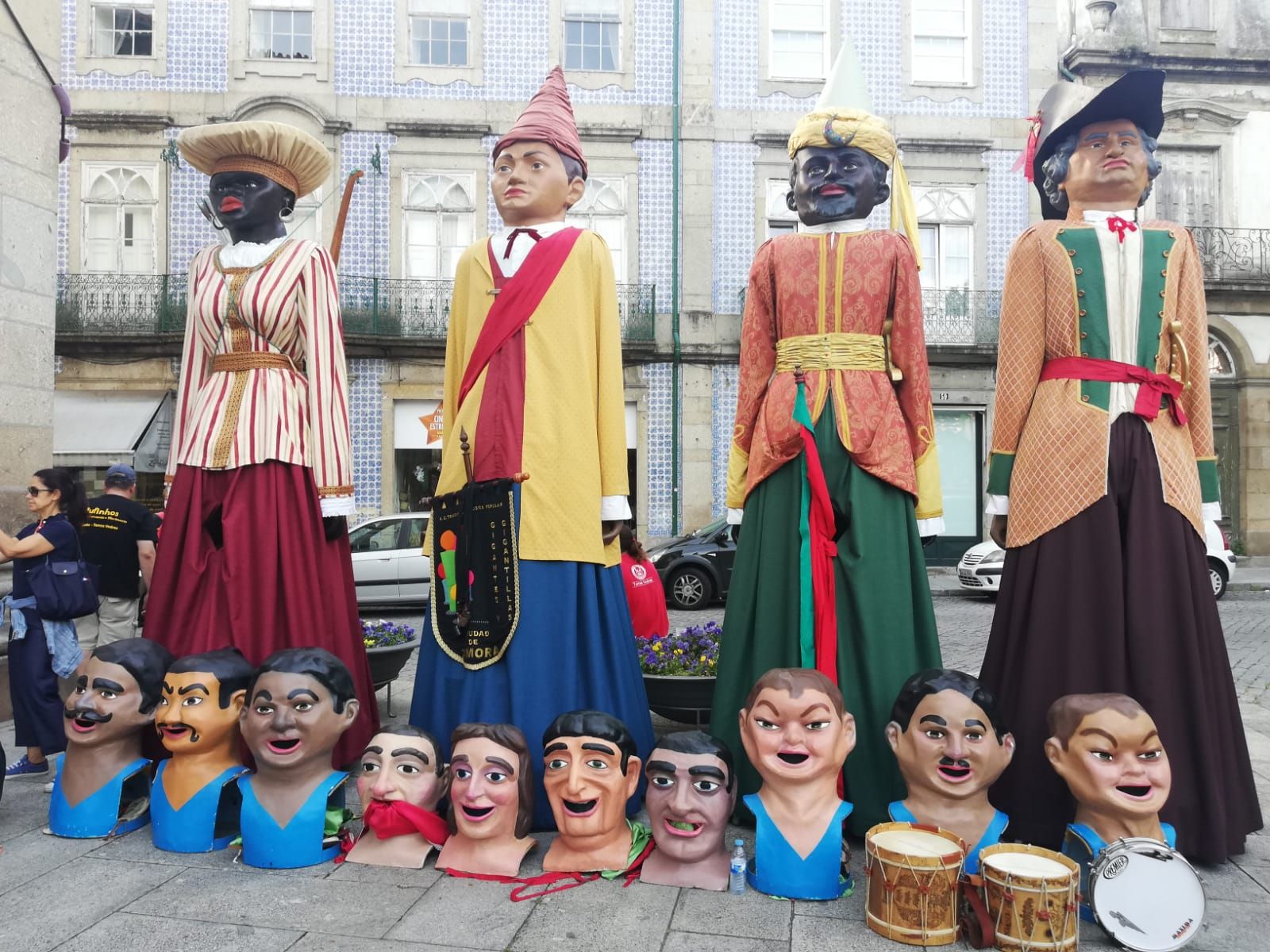 encuentro-cabezudos-y-gigantes-en-braga-portugal-22
