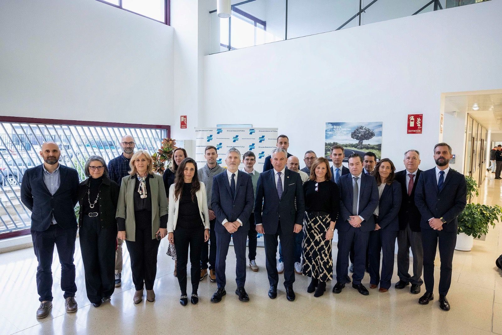 El ministro de Interior visita el Centro de Tratamiento de Denuncias Automatizadas de la DGT. ICAL