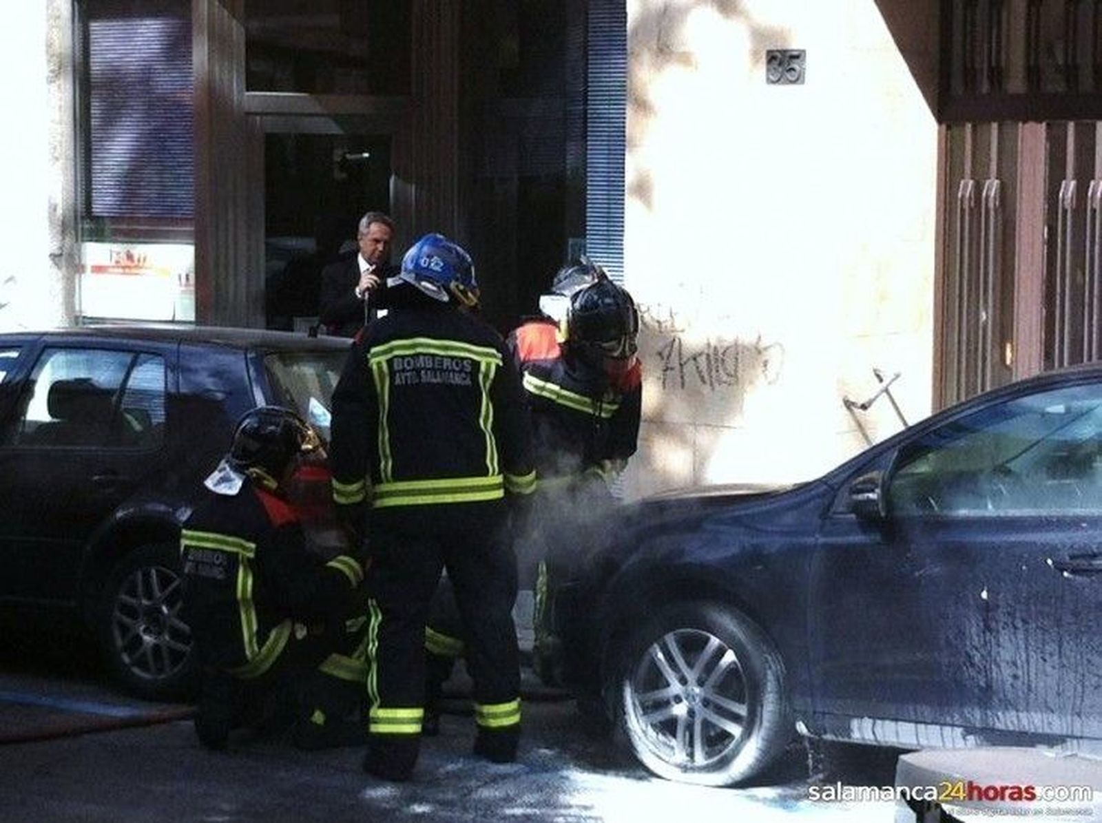 Aparatoso incendio de un vehículo en Crespo Rascón