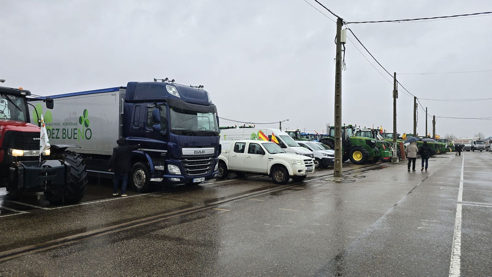 En imágenes la marcha con tractores y vehículos de campo en Salamanca en protesta contra Mercosur