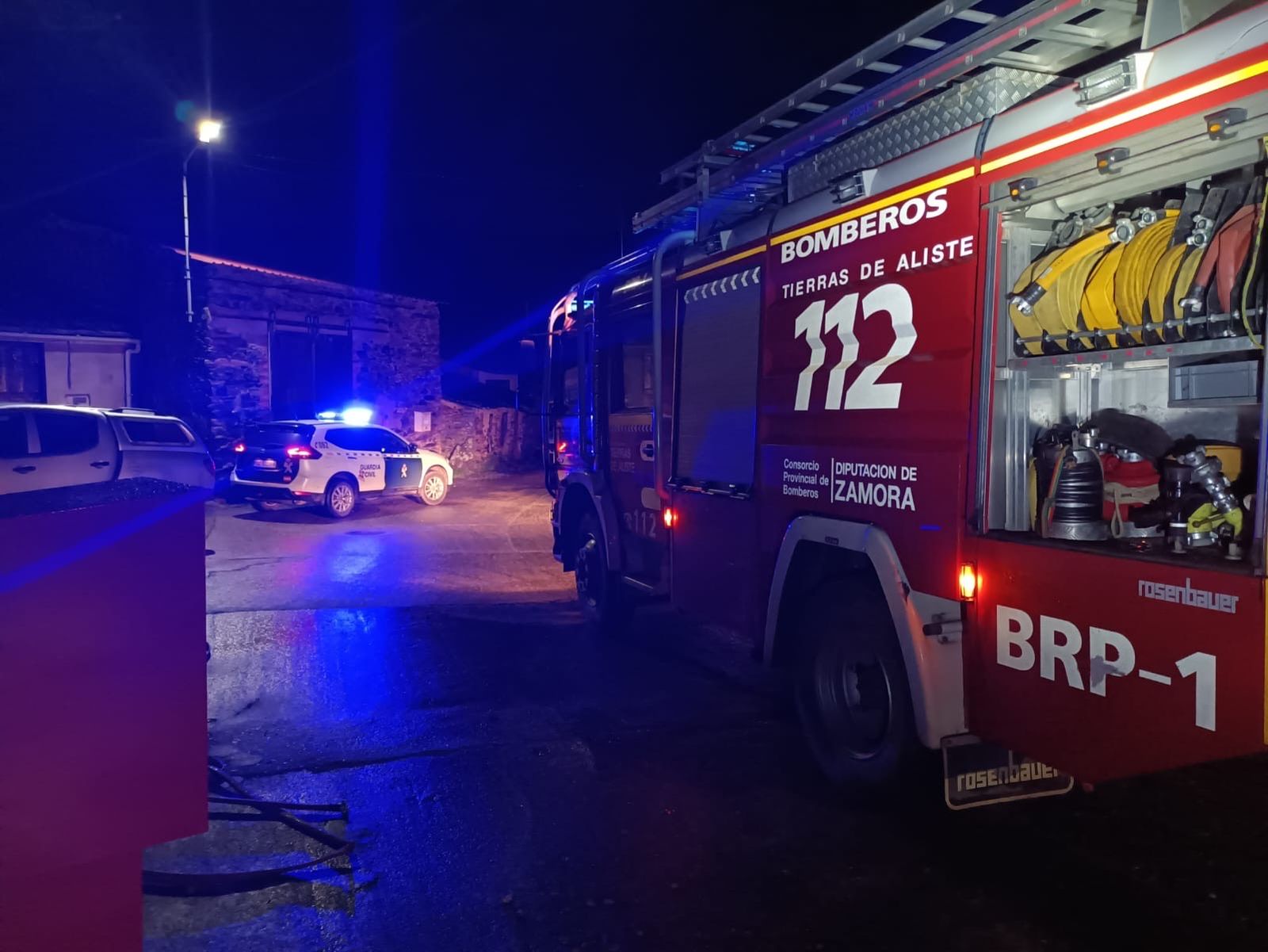 Intervención de una dotación de bomberos la pasada noche