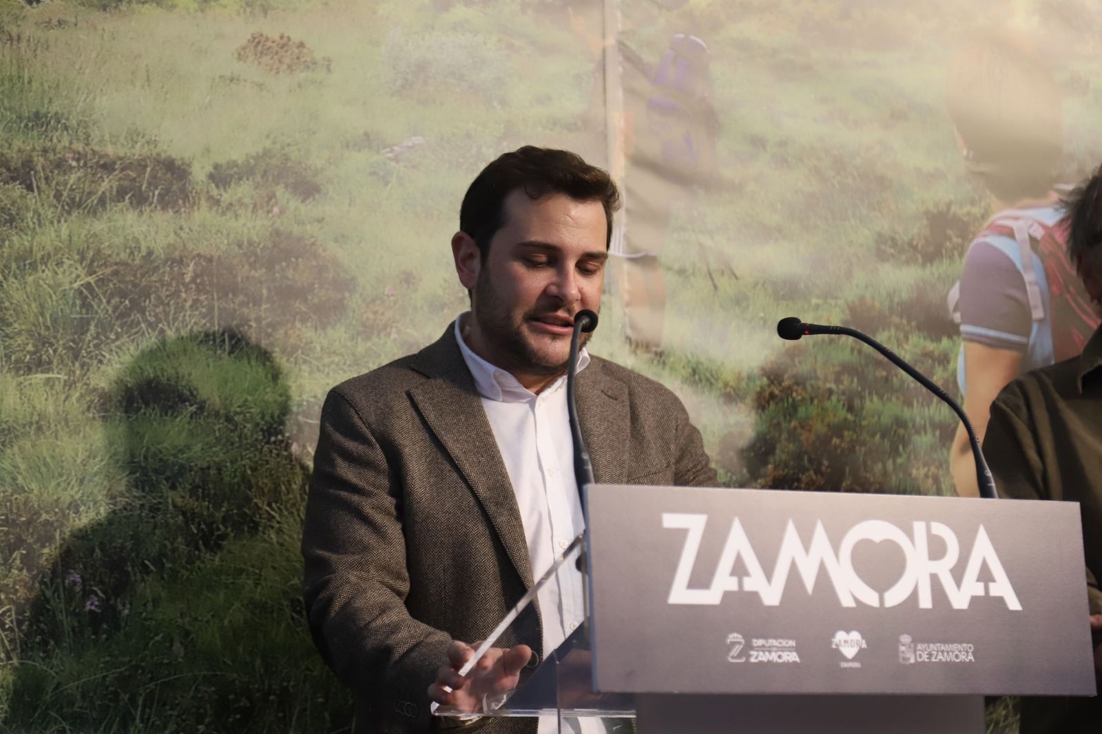 451000dc-3705-490b-8eca-ad9cb772f4e8