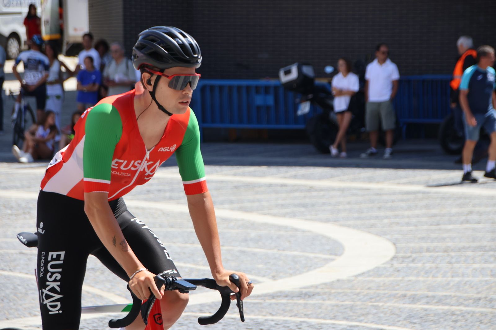 Salida II Vuelta Ciclista a Castilla y León Sub-23 y Élite