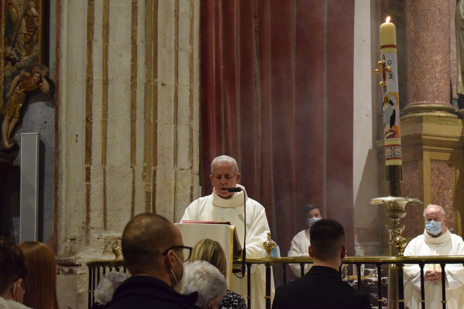 vigilia-pascual-en-la-catedral-de-zamora-4