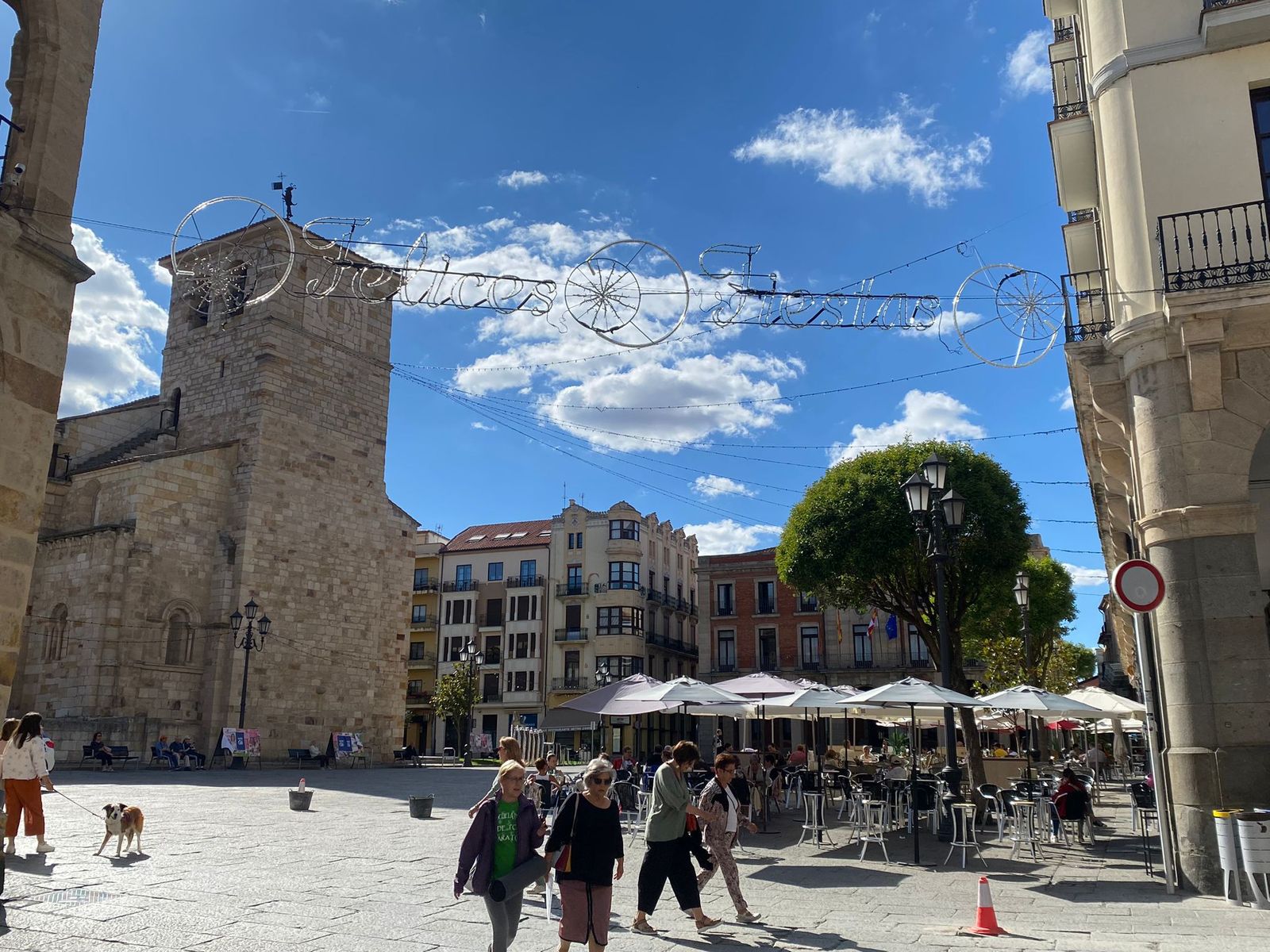 Comienza la instalación de iluminación por San Pedro