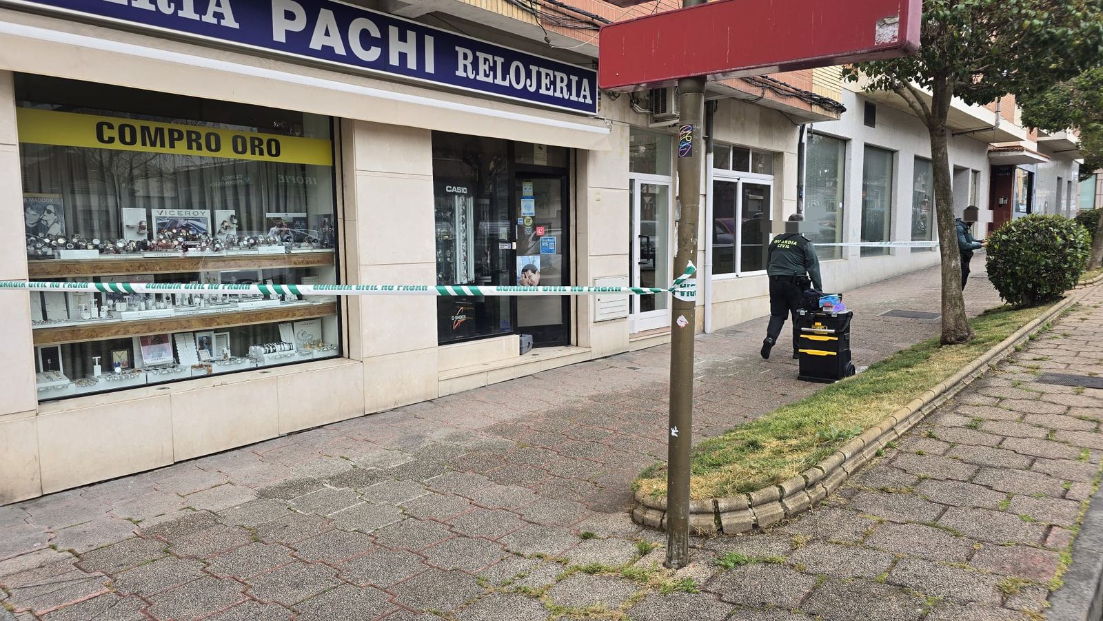 Asaltan a plena luz del día una joyería en Santa Marta de Tormes