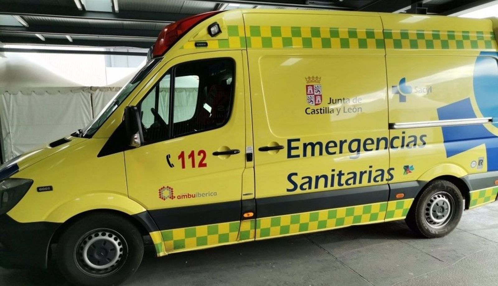 Imagen de archivo de una ambulancia de soporte vital básico Imagen de archivo de una ambulancia de soporte vital básico