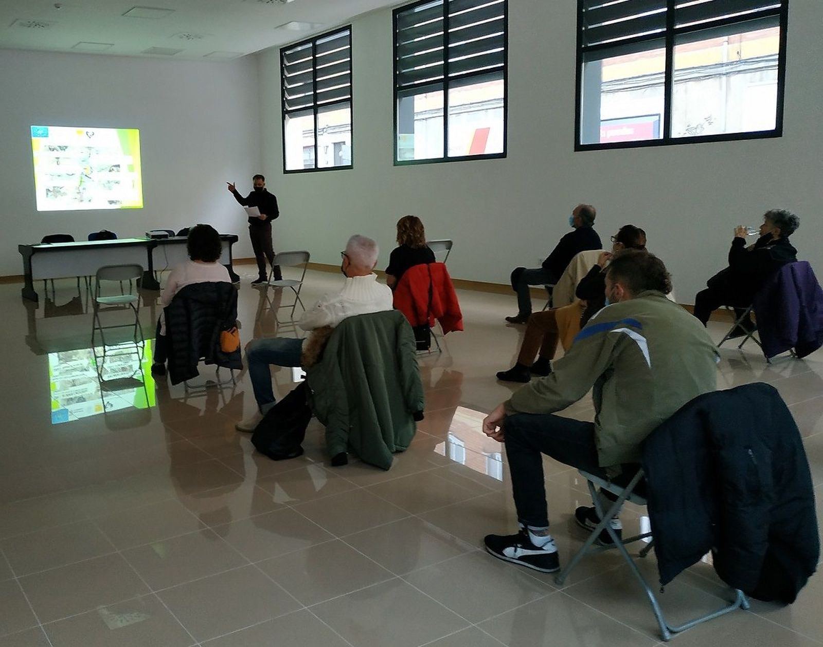 Asociaciones vecinos conociendo el proyecto Savia Red Verde