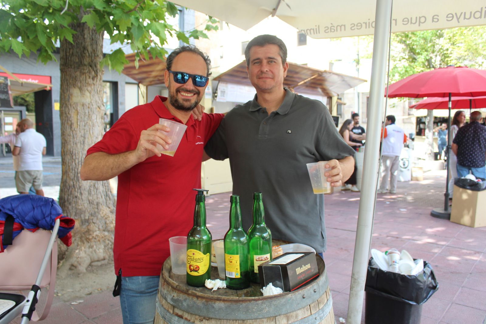 Ambiente en la Feria de Día en el mediodía de este viernes