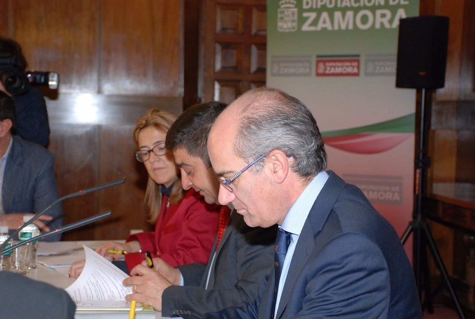 Javier Iglesias participa en la reunión de la Comisión de Diputaciones Provinciales, Cabildos y Consejos Insulares