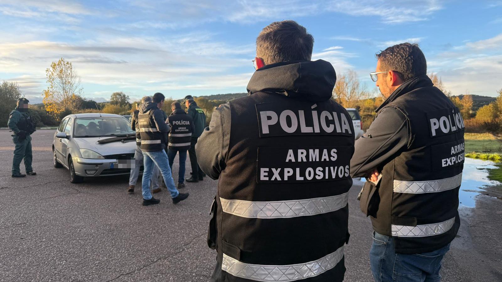 Así trabaja el operativo coordinado de Guardia Civil y PSP que fiscaliza el paso de armas de fuego