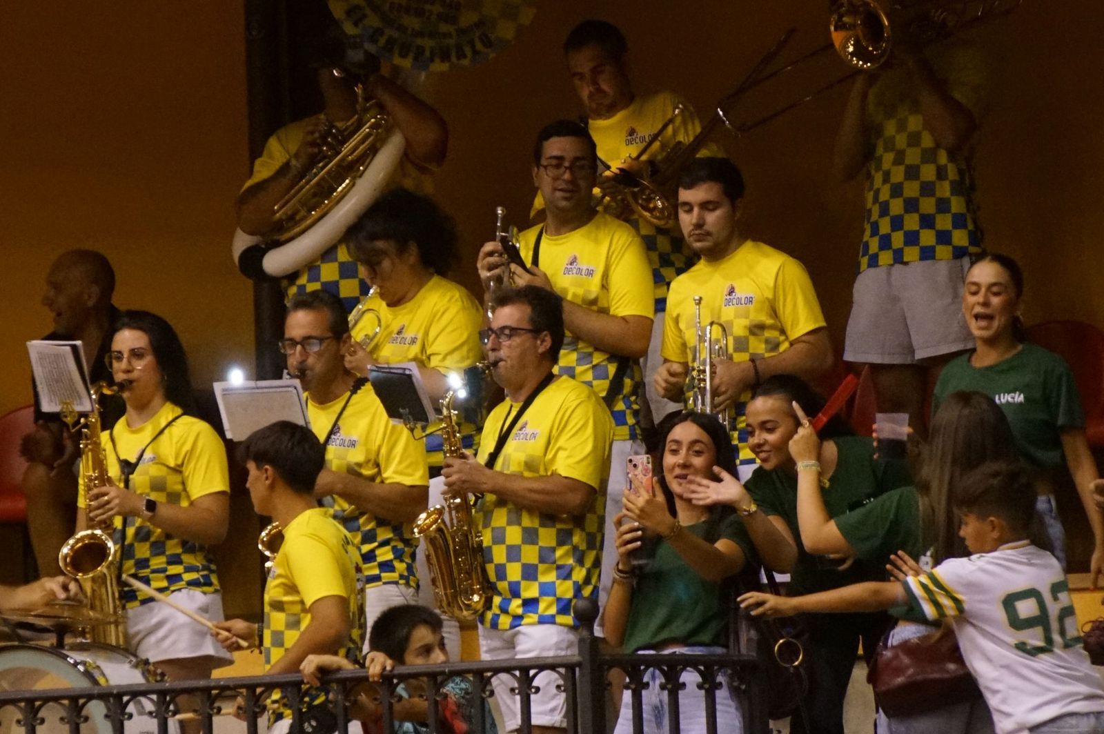 Multitudinario encierro nocturno en Alba de Tormes