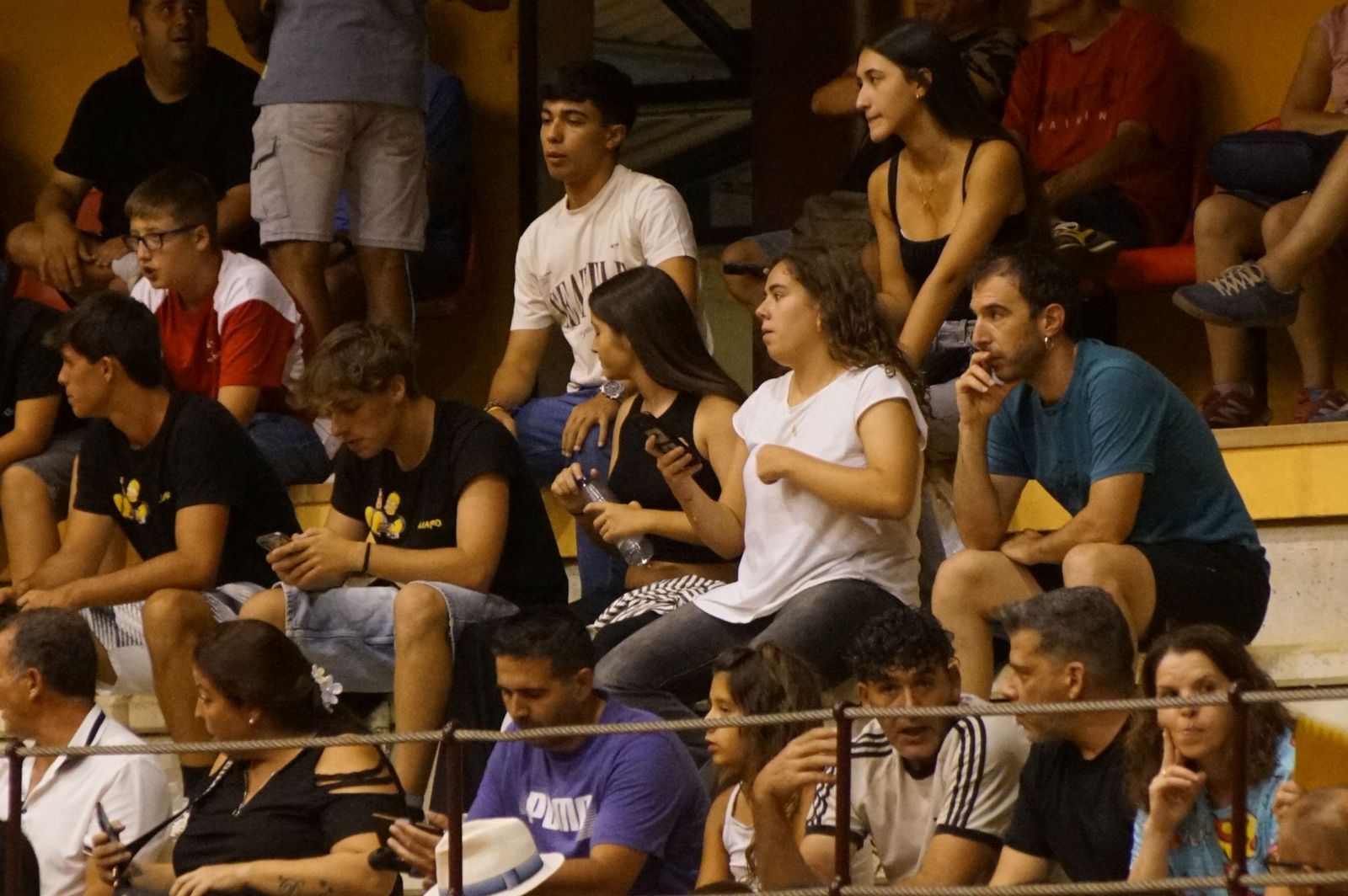 Multitudinario encierro nocturno en Alba de Tormes