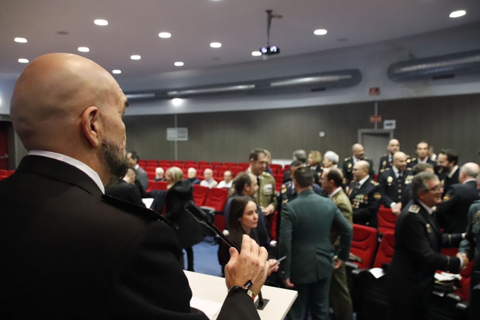 Encarnación Pérez y Claudio Javier Díaz presiden el acto de celebración del 199 aniversario de la creación de la policía Nacional