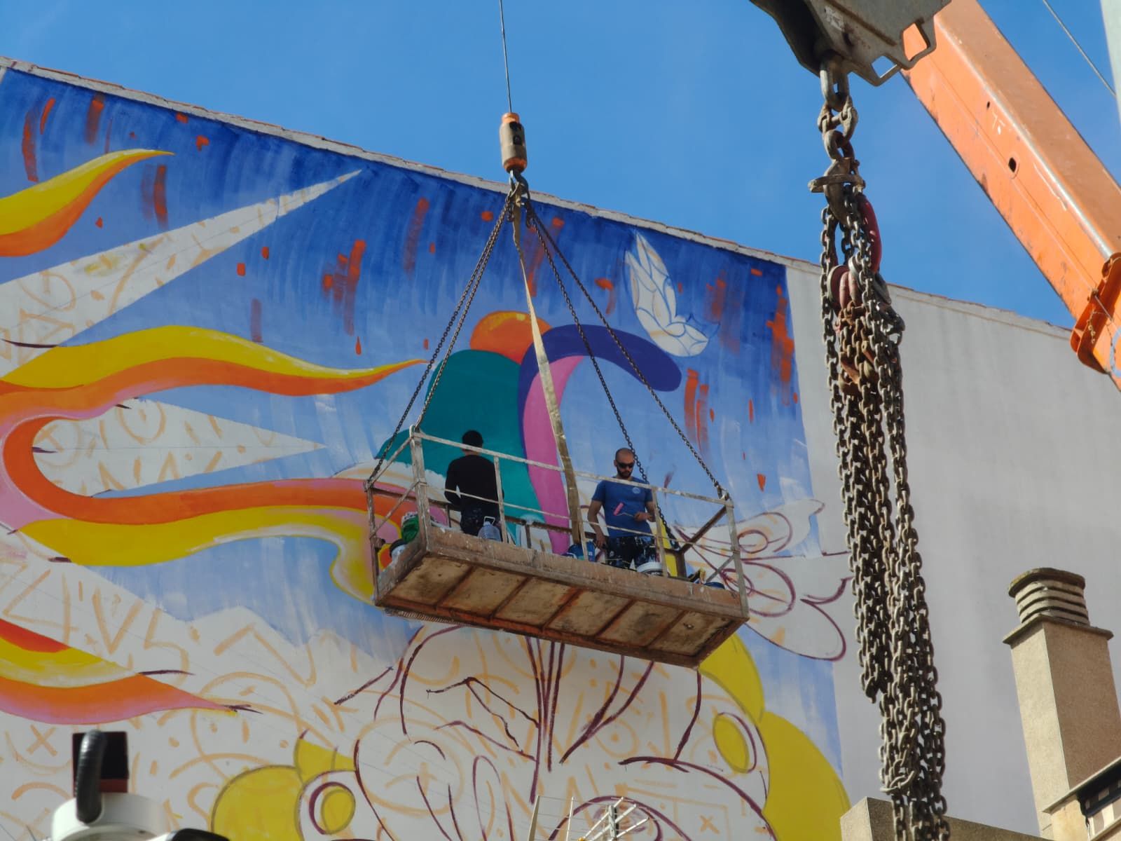 Mural del artista invitado a la Galería Urbana del Barrio del Oeste, Murfin