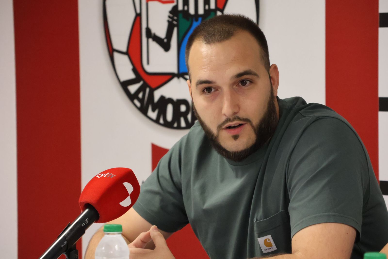 presentacion-de-juan-sabas-como-nuevo-tecnico-del-zcf-7