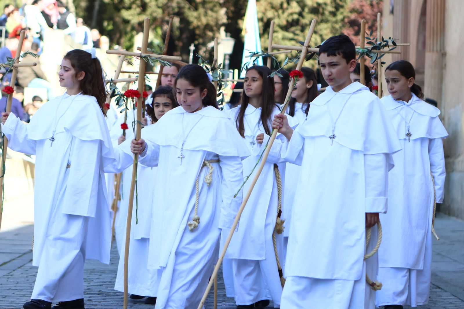 Procesión del encuentro de Nuestra Señora de la Alegría y Jesús Resucitado en el Domingo de Resurrección en Salamanca