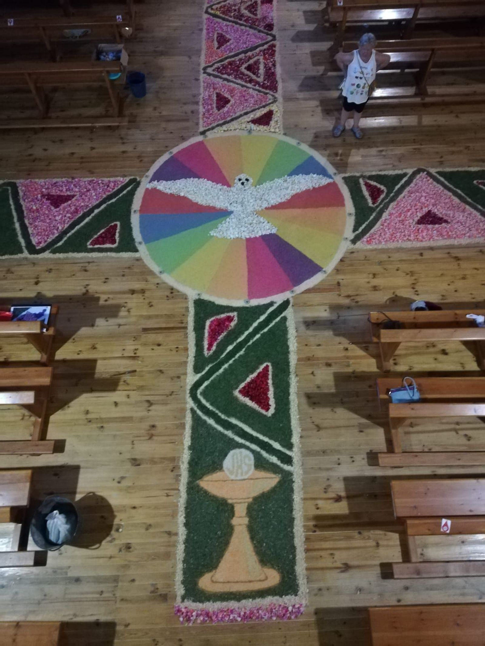 alfombra-por-el-corpus-en-la-iglesia-de-el-perdigon-6