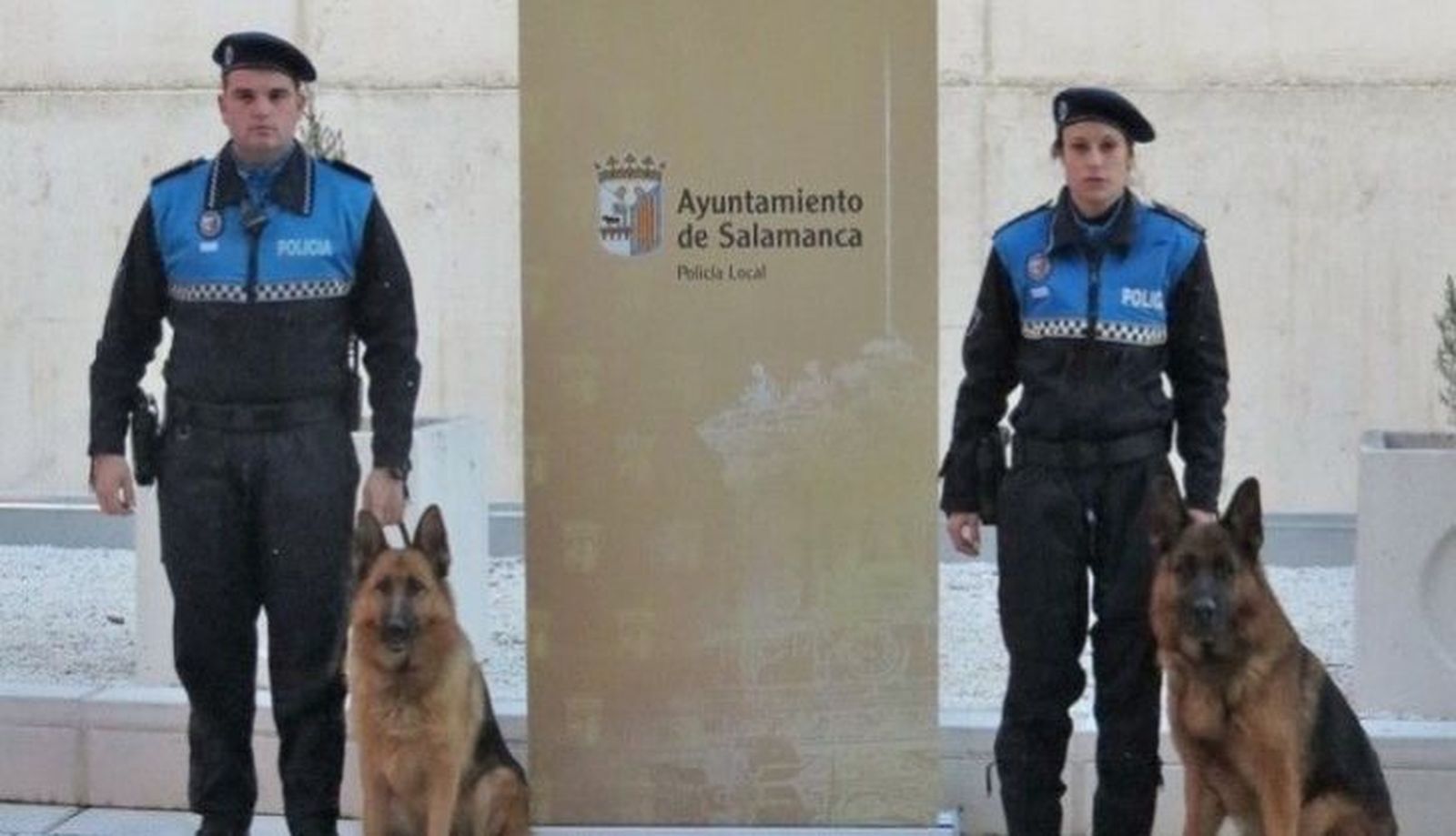  La Policía Local incorpora dos perros para actuar en botellones y detección de drogas 