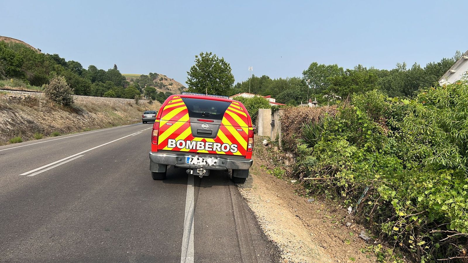 Un camión se empotra contra una vivienda en la carretera de Aldealengua (6)