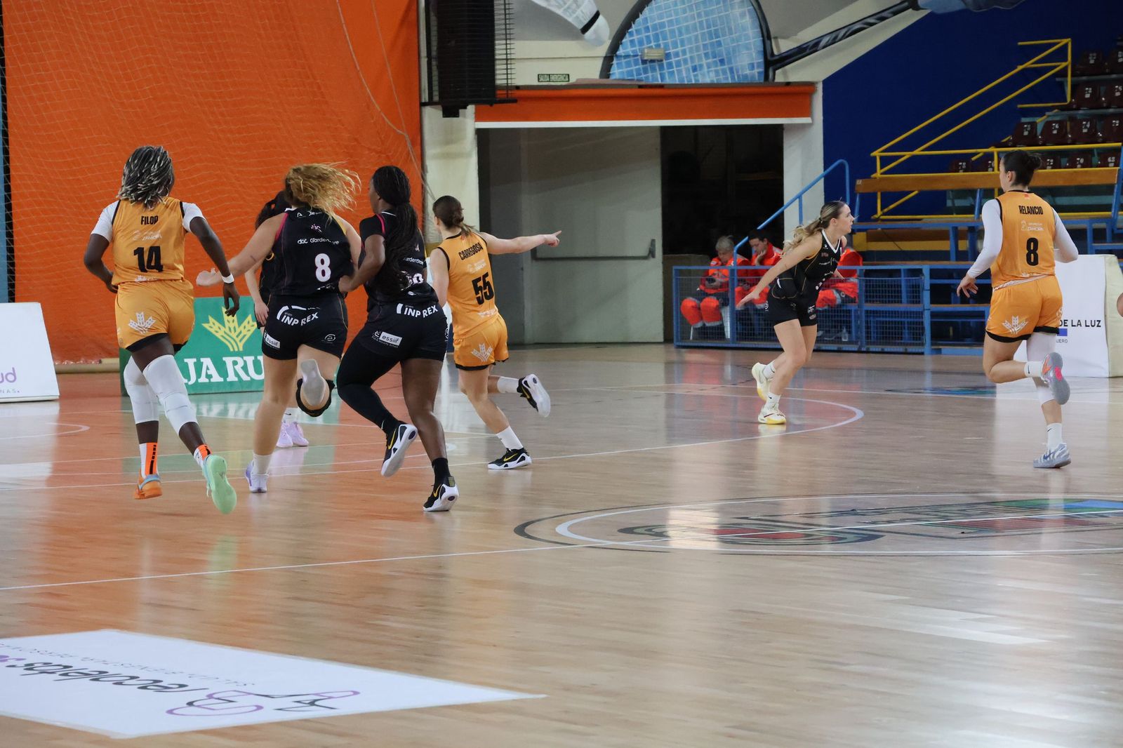 Partido entre CD Zamarat y Cajasol Baloncesto Sevilla